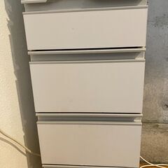 キャビネット 白　9段　引き取り限定の画像