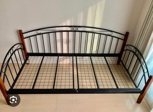 ニトリ　アイアンフレームシングルベッド（マットレス付き）