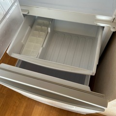 冷蔵庫（SHARP）の画像