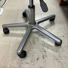 I2511-185 小泉産業（株） チェア キャスター付き 中古の画像