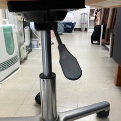 I2511-185 小泉産業（株） チェア キャスター付き 中古の画像