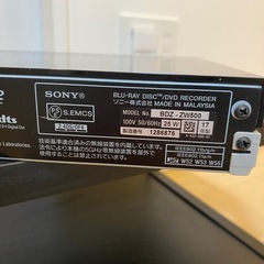 液晶カラーテレビ　ブルーレイディスクレコーダー　テレビ台の画像