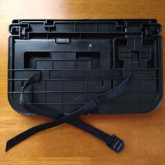 後部座席テーブル　ドリンクホルダーの画像