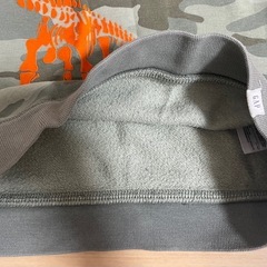 子供服100cm⑥トレーナー　恐竜　迷彩の画像