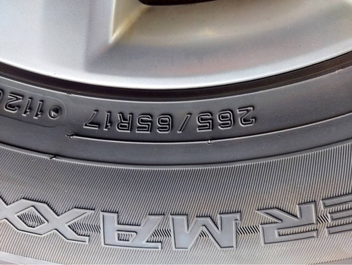ランクルプラド　前期純正ホイール　24年製バリ山すたっどれスタッドレス
