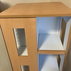 ベネッセ回転式本棚の画像