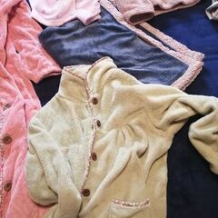 女性　パジャマ　冬の画像