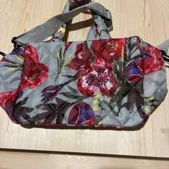 ケイ ハヤマ プリュス KEI Hayama PLUS 花柄 キルティング 軽ふわバッグ ショルダーバッグ 手提げバッグ ハンドバッグ トートバッグの画像