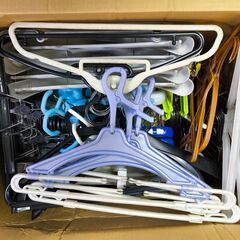 【中古】ハンガー約80本多色アソートの画像