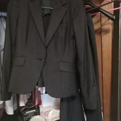 レディース　スーツの画像