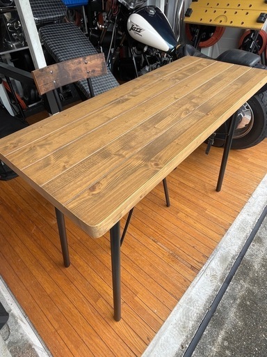 ニトリ アウロス スリムデスクDC ステイン SD MBR ダイニングチ
ェア