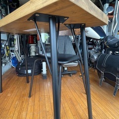 ニトリ アウロス スリムデスクDC ステイン SD MBR ダイニングチ
ェア　の画像