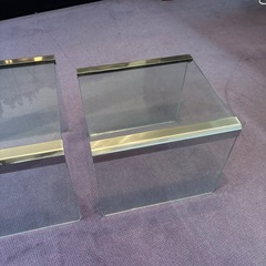 ガラスのテーブル2つの画像