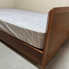 セミダブルベッド
の画像