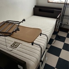 11／25まで電動介護用ベッド ブラウン スチール製の画像