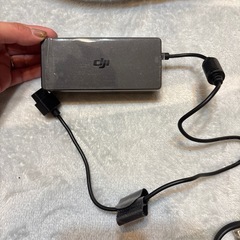 DJISpark ドローン 本体とリモコンの画像