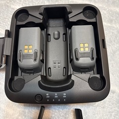 DJISpark ドローン 本体とリモコンの画像