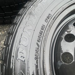 溝多い195/65R15DUNLOPスタッドレス鉄ホイール付き　トヨタ　　の画像
