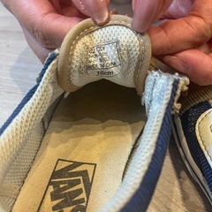 Vans ベージュ ネイビー スニーカーの画像