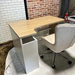 美品 テーブル　回転椅子　小物入れ 3点セット　の画像