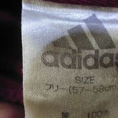 adidasuキャップの画像