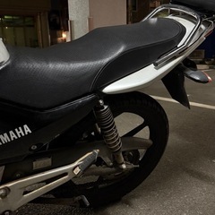 即日納車🉑整備済み‼️現車確認🉑125cc ヤマハ　YBR125 原付二種　ピンクナンバー　YAMAHA バイク　車体　中型　MT マニュアル　本体　ネイキッド　HONDA Kawasaki SUZUKI 通勤　通学　ホンダ　カワサキ　スズキ　の画像