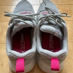 PUMA プーマ　スニーカー
の画像