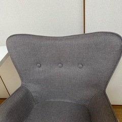 椅子 
グレー ファブリックの画像