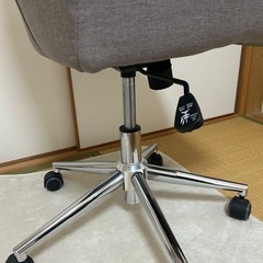 椅子 
グレー ファブリックの画像