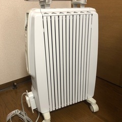 デロンギ　オイルヒーターTDD0712W　の画像