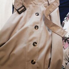 バーバリーブルーレーベル　服の画像