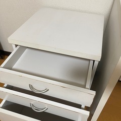 【取りに来れる方限定】勉強机譲りますの画像