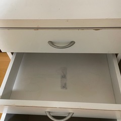 【取りに来れる方限定】勉強机譲りますの画像