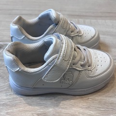 mozスニーカー白の画像