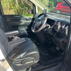 日産セレナの画像