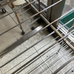 O2511-188 4段スチールラック キズ汚れサビ有り 現状お渡し 中古の画像