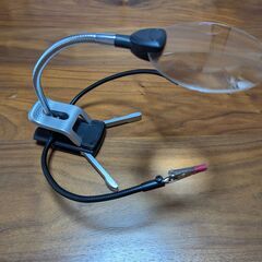 🔍 拡大鏡付き作業スタンド（LEDライト付き）の画像
