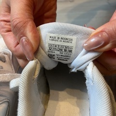 Reebok ホワイト スニーカーの画像