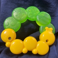 カラフル毛虫おもちゃ　水入り　ガラガラ　歯固めの画像