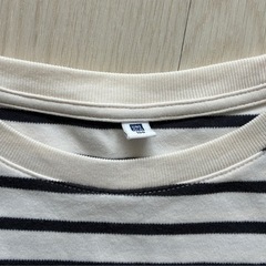 ユニクロ　キッズ150　綿100%　ソフトタッチク
ルーネックTシャツの画像