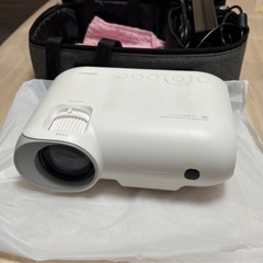 プロジェクター 数回使用のみの画像