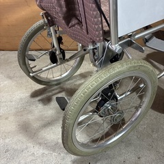 車イス　介護用　ブレーキ付き　足置きあり 中古の画像
