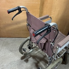 車イス　介護用　ブレーキ付き　足置きあり 中古の画像