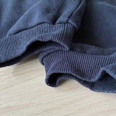 ikka長袖トレーナー　140 フリル   の画像