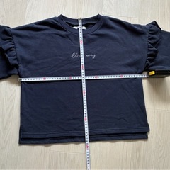 ikka長袖トレーナー　140 フリル   の画像