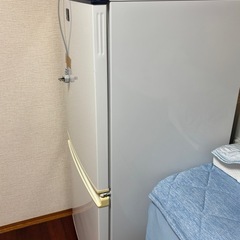 搬出手伝料千円差上げます！シャップ冷蔵庫137Lの画像