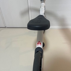 	【美品】micro（マイクロ）バランスバイク／ストライダー風 ホワイト✨軽量で扱いやすい！の画像