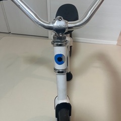 	【美品】micro（マイクロ）バランスバイク／ストライダー風 ホワイト✨軽量で扱いやすい！の画像