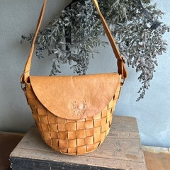 皮ショルダーバッグの画像