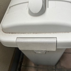 【無料】【屋外用】トンボ工業 New SELECT ゴミ箱 35L／フタ付き／ベランダ・屋外収納に最適の画像